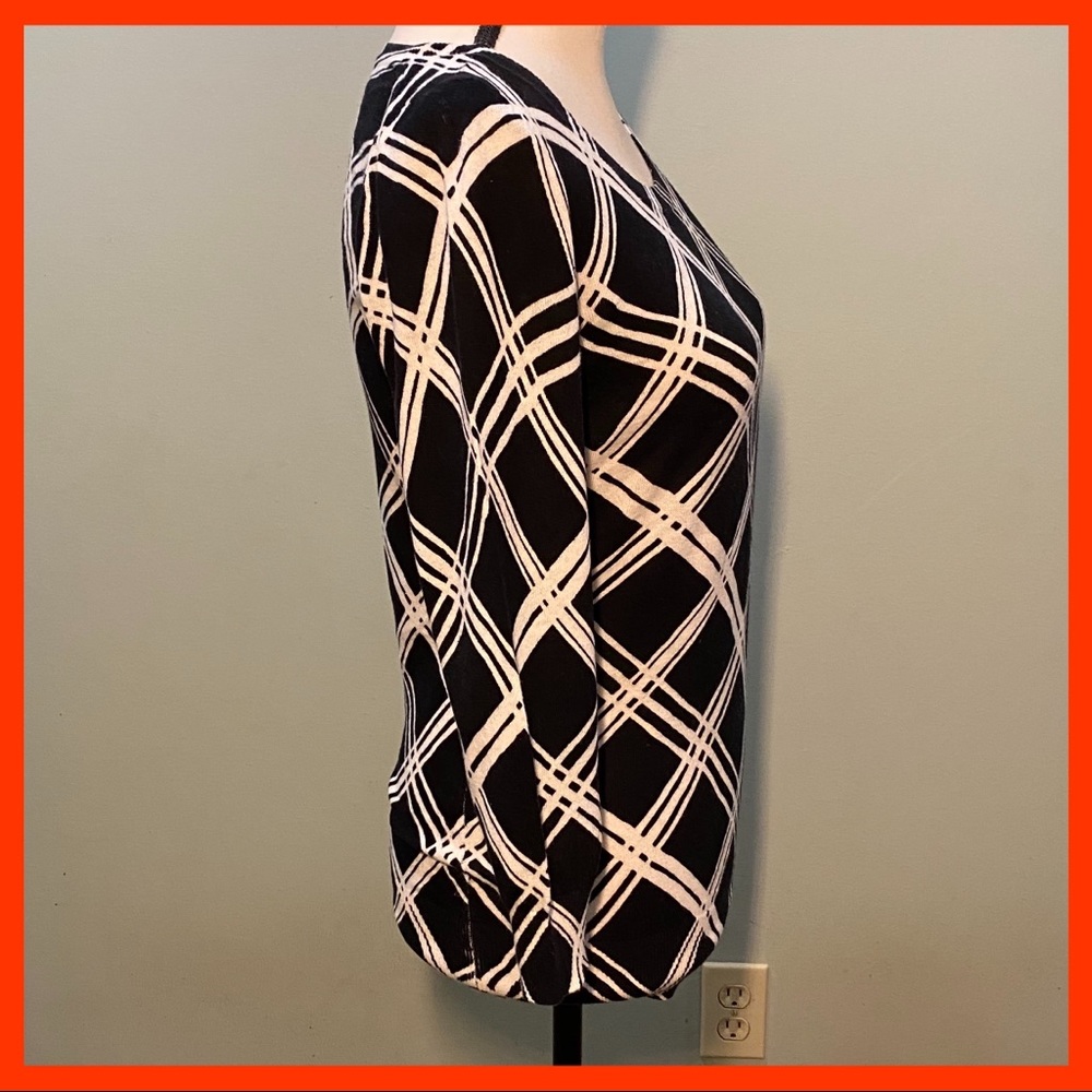 Criss Cross Diamond Banana Republic Light Sweater - Picture 3 of 7